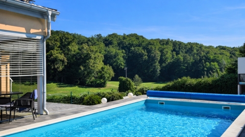 LUKSUZNA VILA S BAZENOM | SVETI MARTIN NA MURI | 125 m2